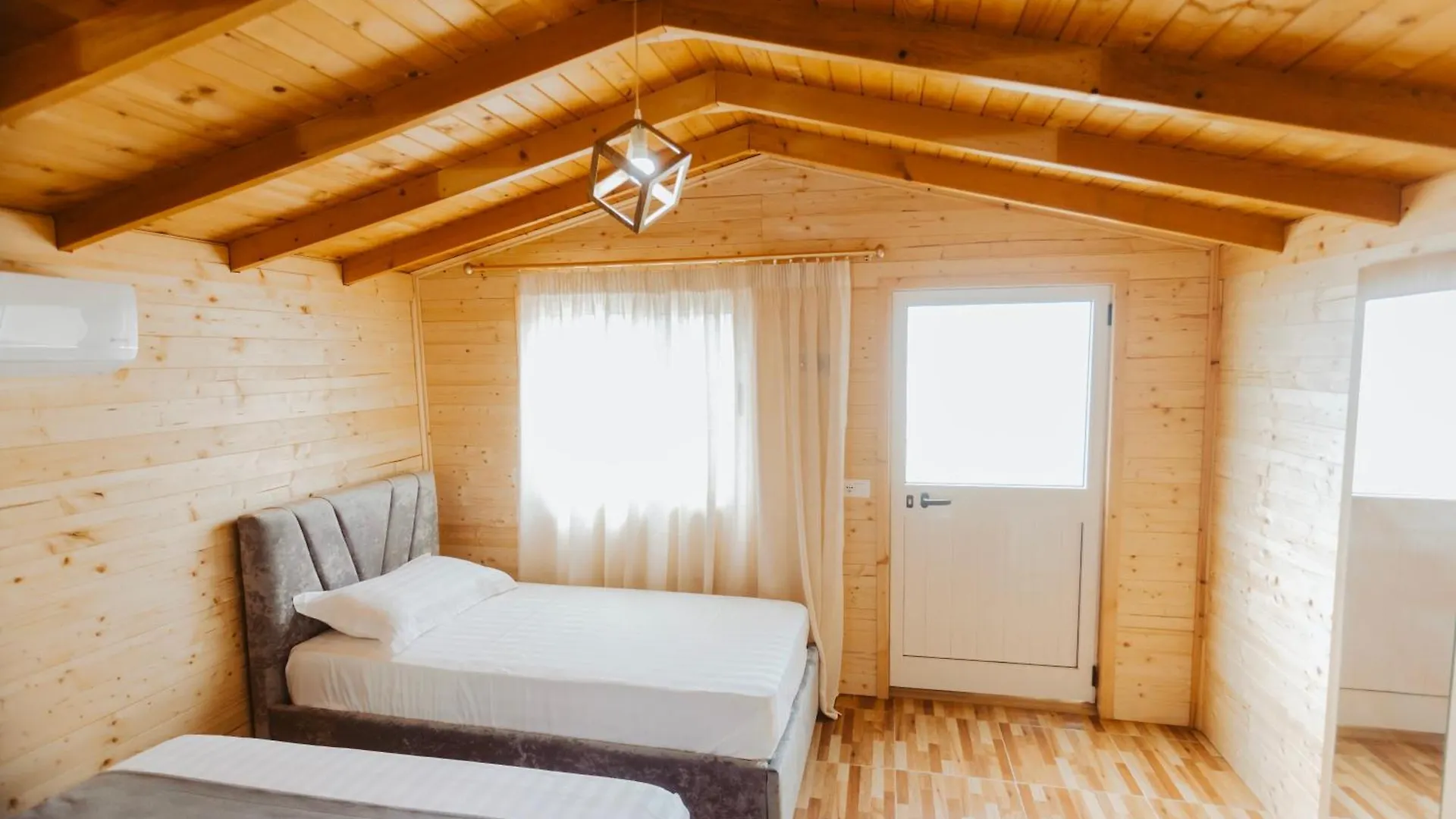 Malibu Spille Villa Albania